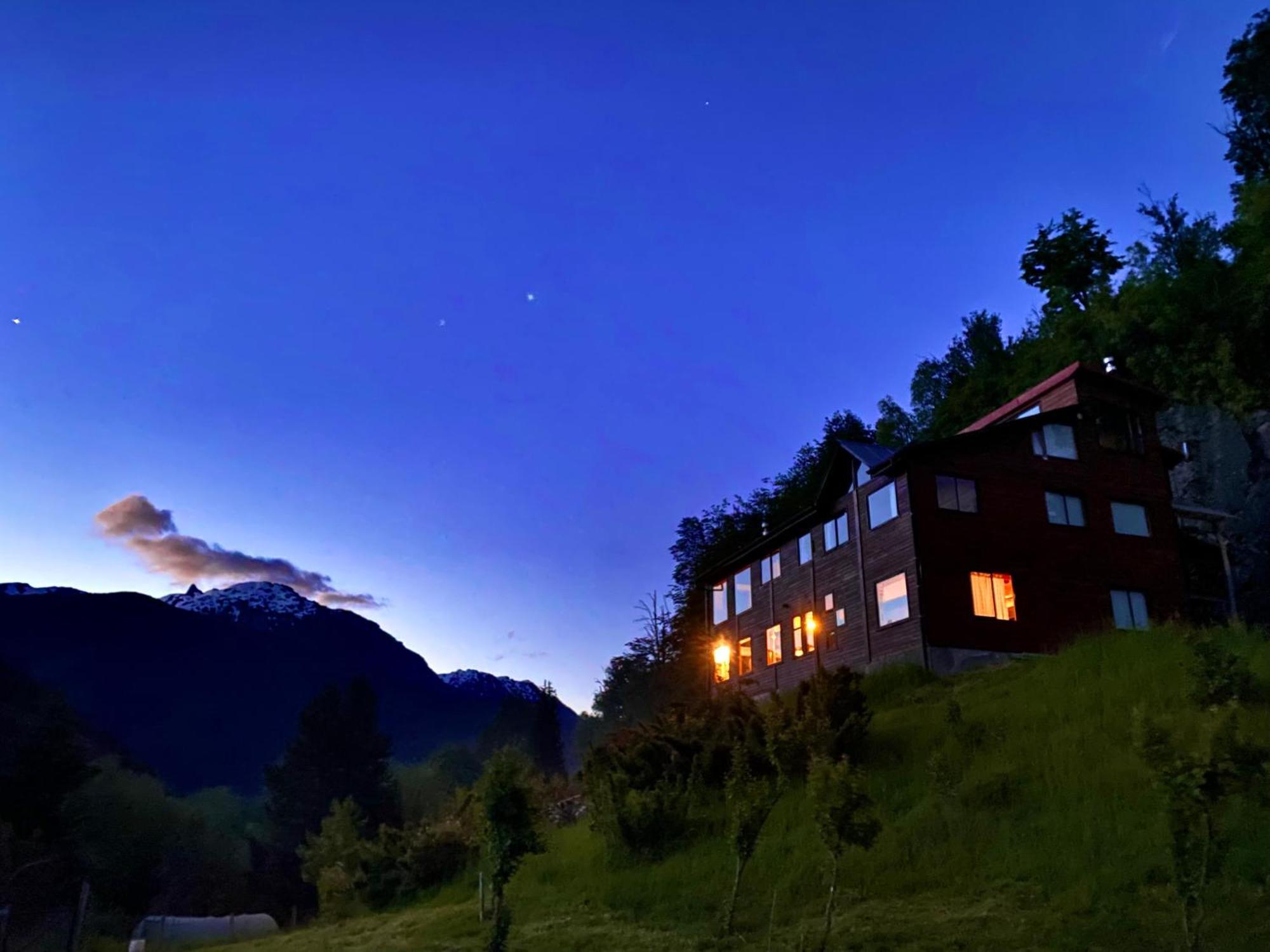 Hostal Las Natalias Futaleufú Buitenkant foto
